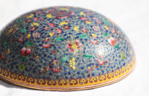 Ancien couvercle de bonbonnière chinoise en émail cloisonné