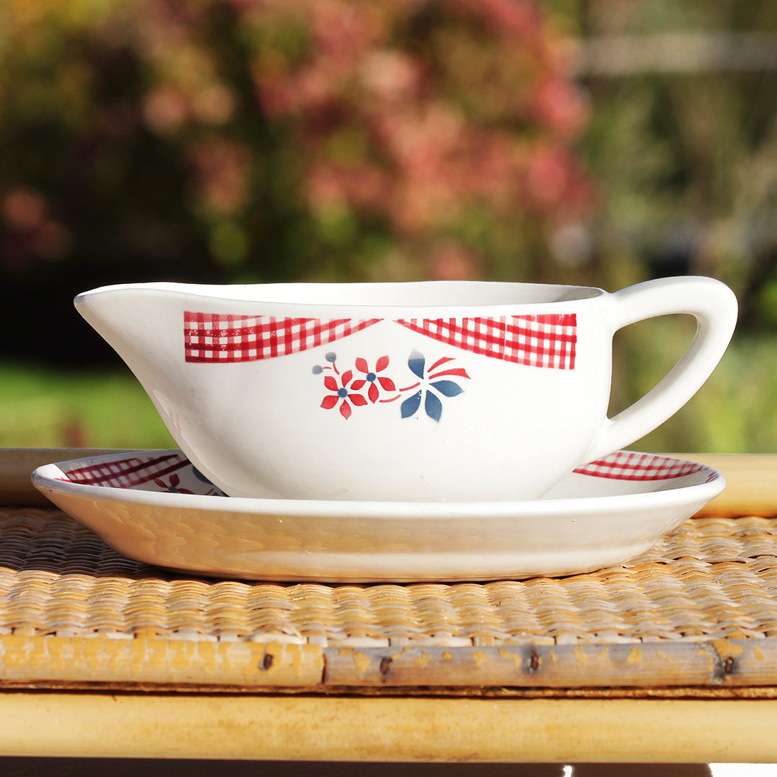 Ancienne saucière + soucoupe en faïence de Digoin Sarreguemines modèle Françoise