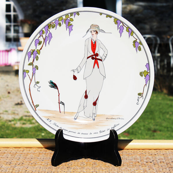 Assiette plate 26 cm Villeroy & Boch design 1900 n° 5 robe de serge garnie de tresse