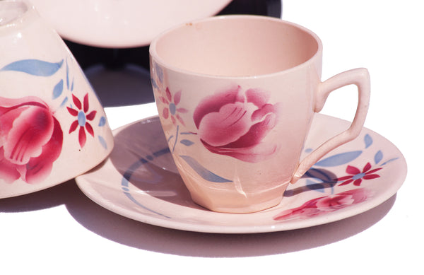 Duo de tasses à café anciennes + soucoupes en faïence de Digoin Sarreguemines modèle rose poudré 9234