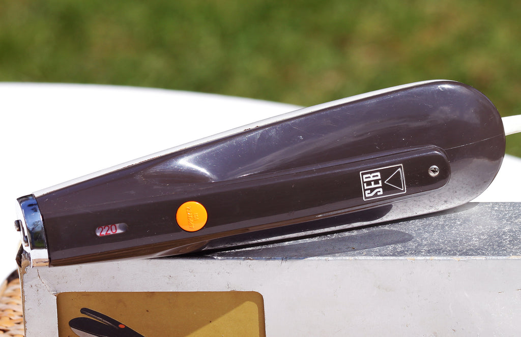 Couteau électrique marron & blanc vintage Seb type Pop 516 en boîte – La  Roue du Passé