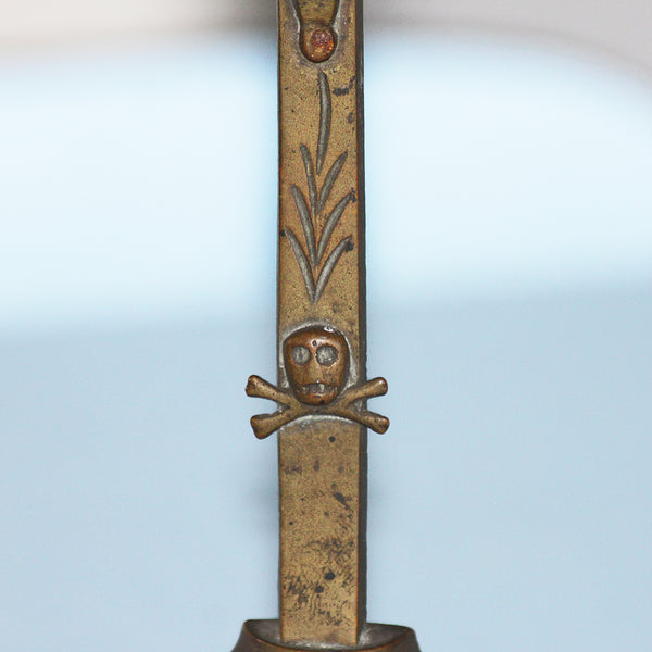 Ancien crucifix sur pied en bronze du XIXème siècle (avec tête de mort)