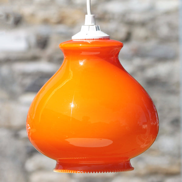 Lustre suspension cloche vintage space age en verre opaline orange pop