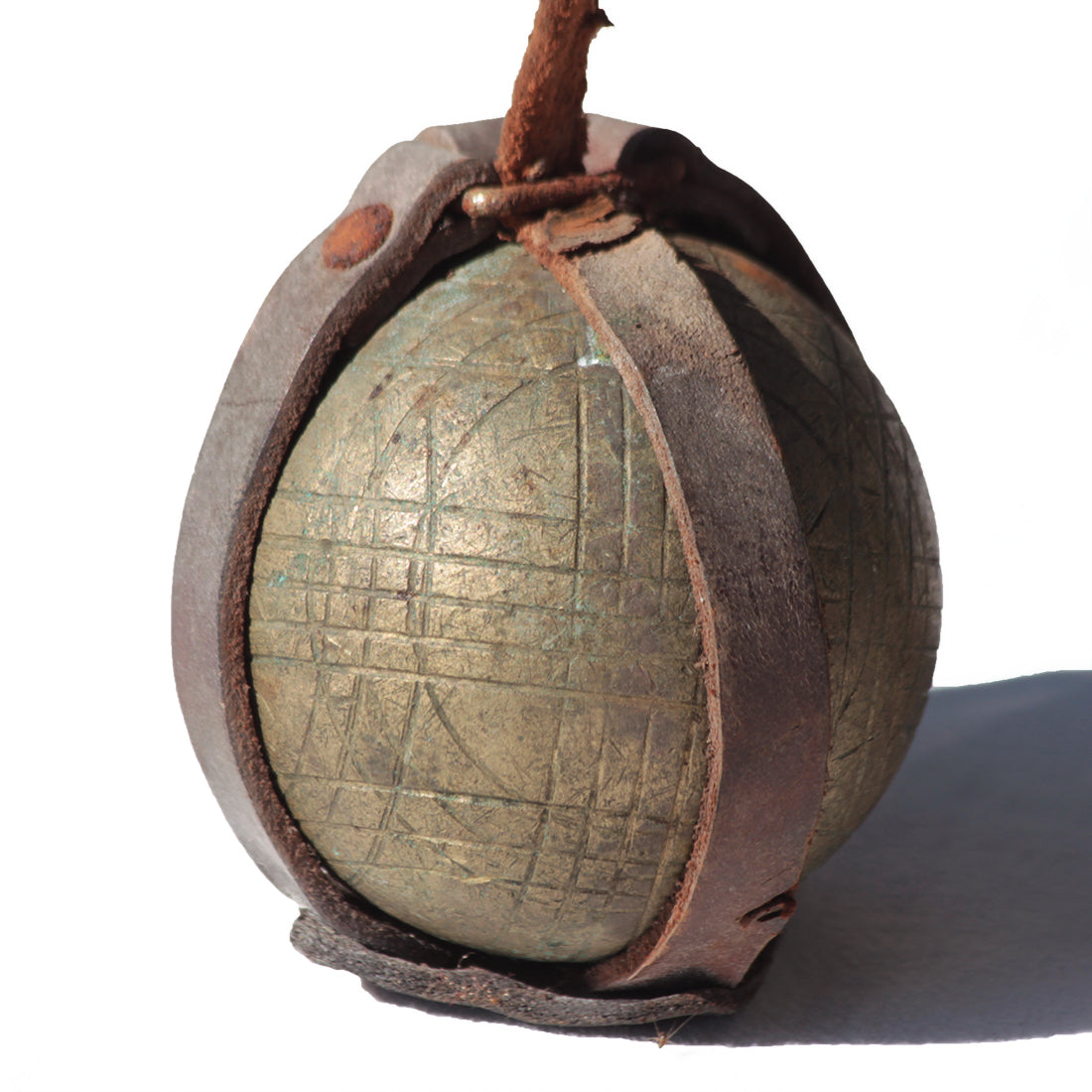 PAIRE D'ANCIENNES BOULES de Jeu de Longue Lyonnaise Bronze pas Pétanque