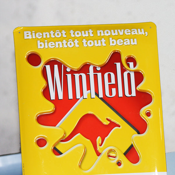 Plaque publicitaire en tôle pour les cigarettes Winfield