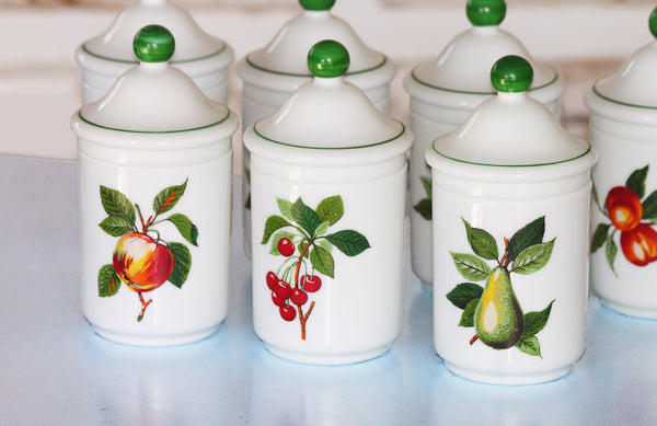 Série de 7 pots de pharmacie vintage en opaline décor fruits