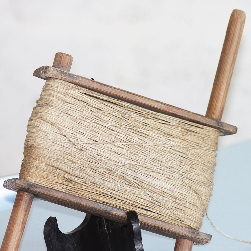 Rouet ancien à pédale – Authentique pièce en bois massif - Antiquités Rouet ancien à pédale – Authentique pièce en bois massif - Antiquités