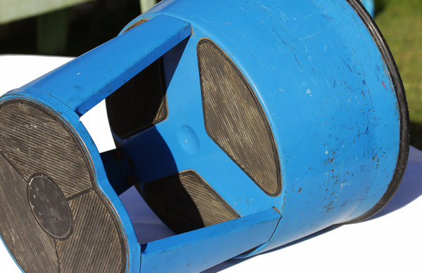 Tabouret de magasin à roulettes vintage Kik Step bleu