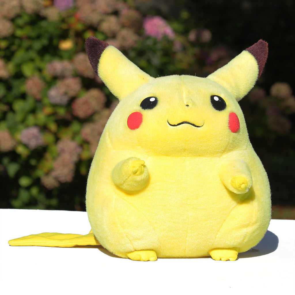 Grosse peluche Pokémon Pikachu 41 cm Tomy Hasbro (1999) – La Roue du Passé
