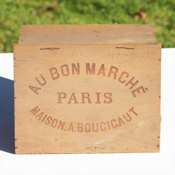 Ancienne boîte publicitaire en bois " Au Bon Marché Paris Maison A. Boucicaut "