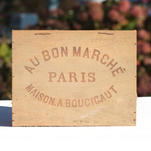 Ancienne boîte publicitaire en bois " Au Bon Marché Paris Maison A. Boucicaut "