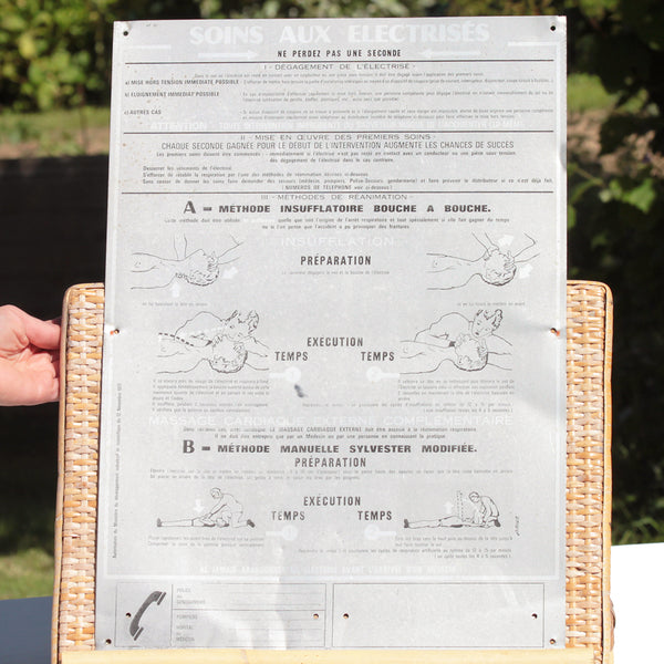 Plaque en tôle d'alu panneau d'information de Soins aux électrisés vintage