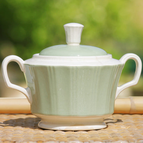 Sucrier ancien en faïence de Villeroy & Boch Mettlach vert céladon & crème modèle Paris