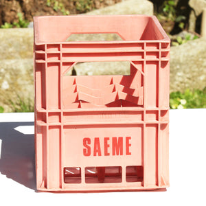 Caisse casier Allibert à bouteilles vintage SAEME ( EVIAN ) en plastique rose