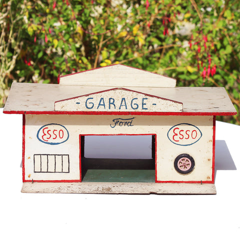 Jouet ancien garage ESSO en bois pour voitures miniatures