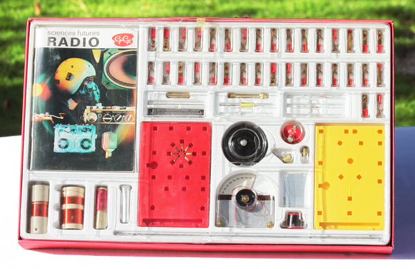 Boîte de jeu scientifique Radio Gégé complète de 1973