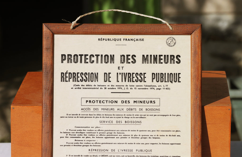 Panneau de bistrot vintage 1974 Protection des mineurs et répression d