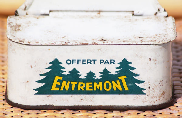 Ancienne boîte à allumettes publicitaire fromage " Entremont "en tôle peinte