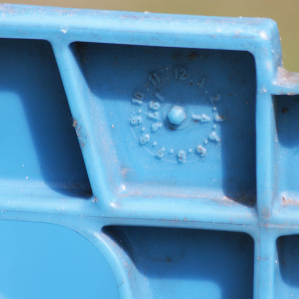 Caisse casier AMI à bouteilles vintage épicerie COOP en plastique bleu