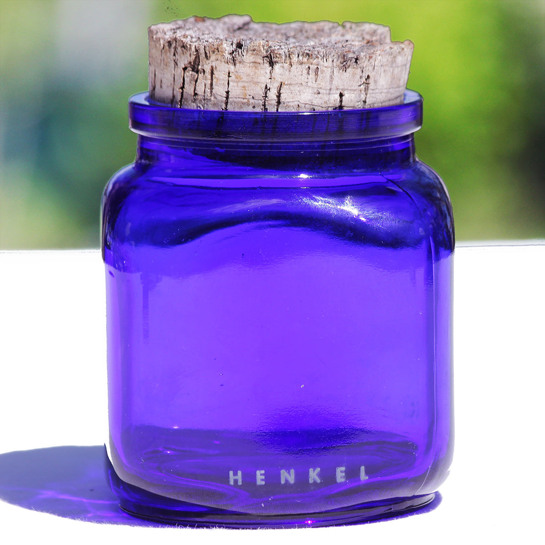 Petit pot carré vintage Henkel en verre bleu cobalt avec bouchon en liège 500 ml