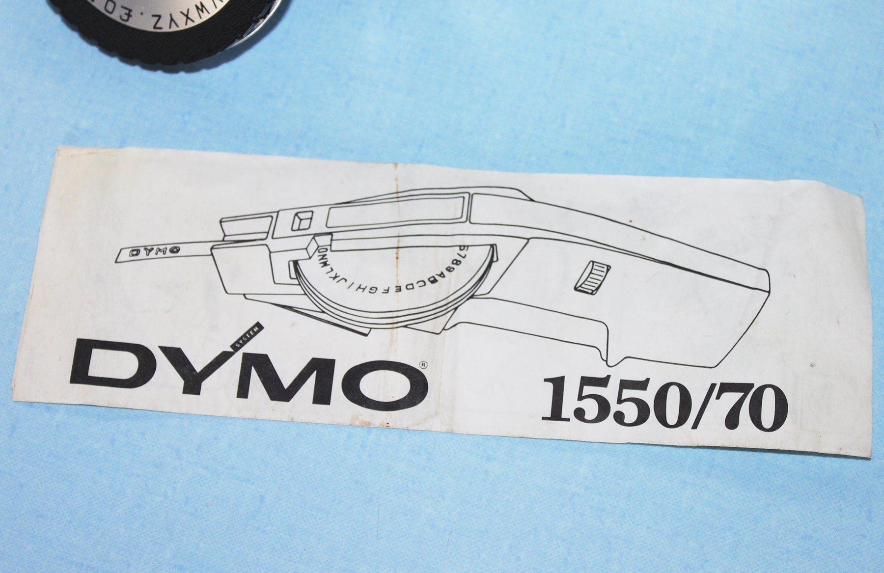 Vintage Dymo 1570 chrome Label Maker machine + 22 rollers + 1 spare di – La  Roue du Passé