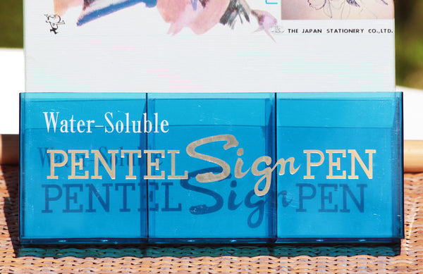 Présentoir publicitaire vintage de papeterie pour les stylos Pentel Sign Pen