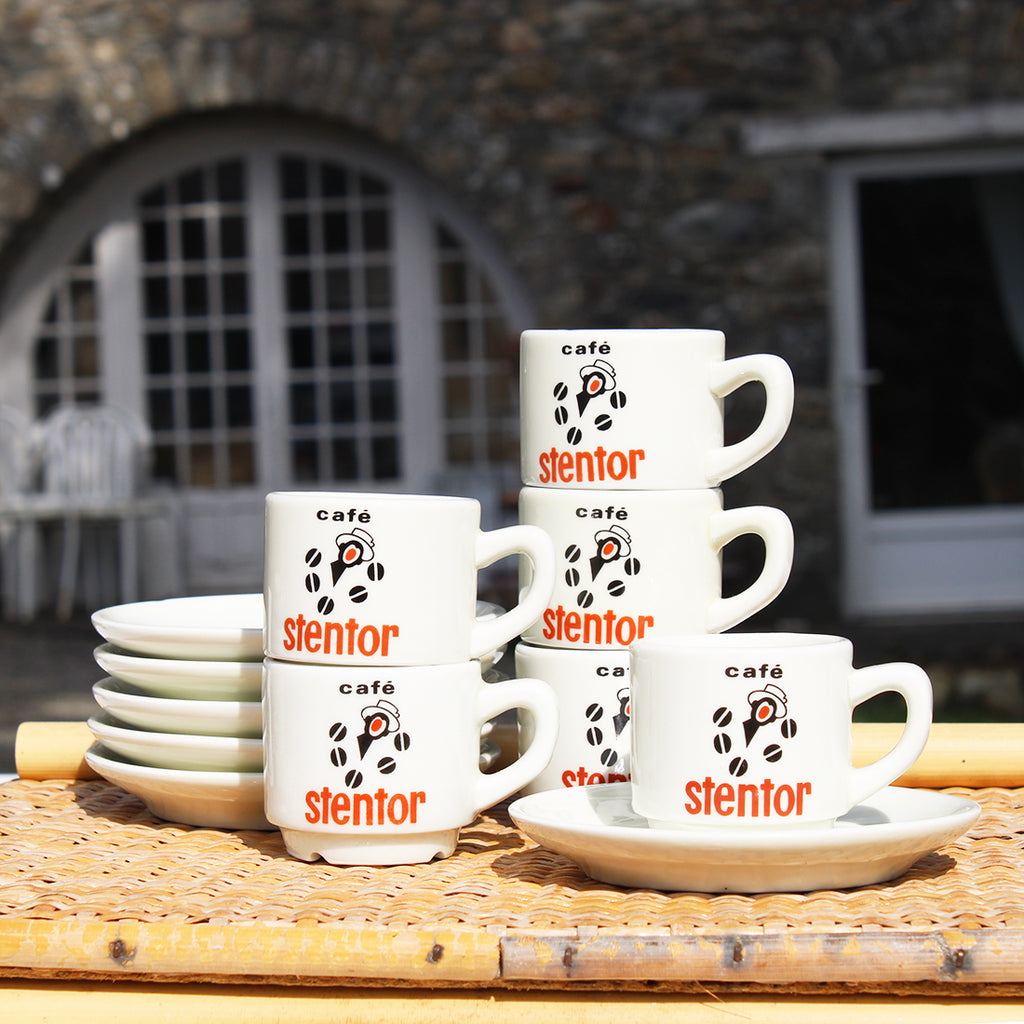 Lot de 8 tasses à café avec sous tasses publicitaires Total Lot de 8 tasses à café avec sous tasses publicitaires Total