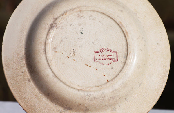 Assiette creuse ancienne en faïence de Sarreguemines modèle Favori
