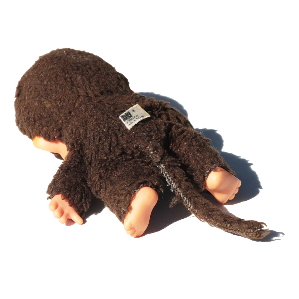 Peluche Singe bébé Kiki tenue rose SEKIGUCHI Peluche Singe bébé Kiki tenue rose SEKIGUCHI