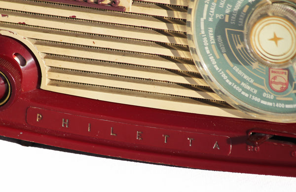 Ancienne radio Philips Philetta BF 102 U à lampes de 1955