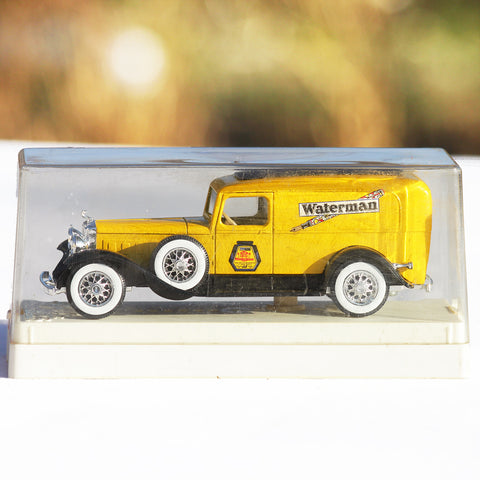 Camion miniature Âge d'Or Solido Cadillac de livraison 4065 Waterman 1:43