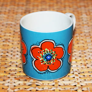 Petite tasse à café vintage Villeroy & Boch modèle Septfontaines à fleurs fond bleu