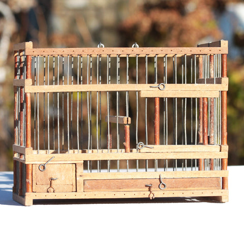 Petite cage à oiseaux de transport ancienne en bois du milieu du XXème siècle