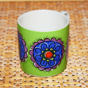 Petite tasse à café vintage Villeroy & Boch modèle Septfontaines à fleurs fond vert clair