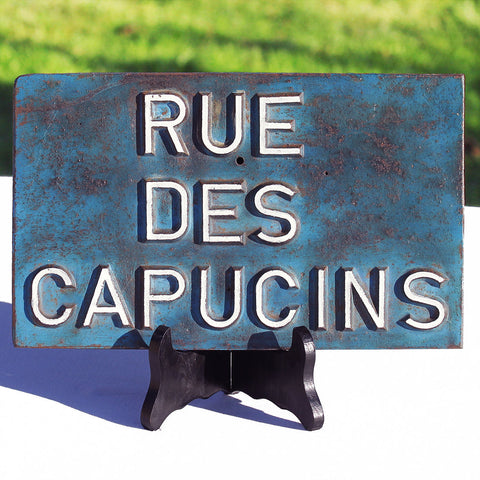Ancienne plaque en fonte de la Rue des Capucins