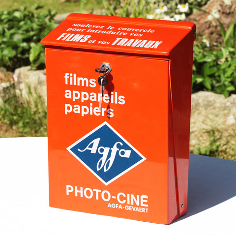 Grande boîte à lettres publicitaire orange vintage pour dépôts de films photo Agfa - Gevaert