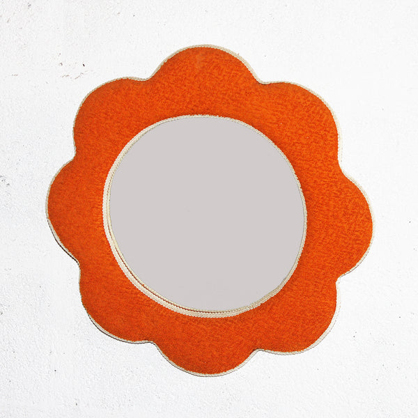 Miroir fleur vintage en bouclette d'éponge orange des seventies