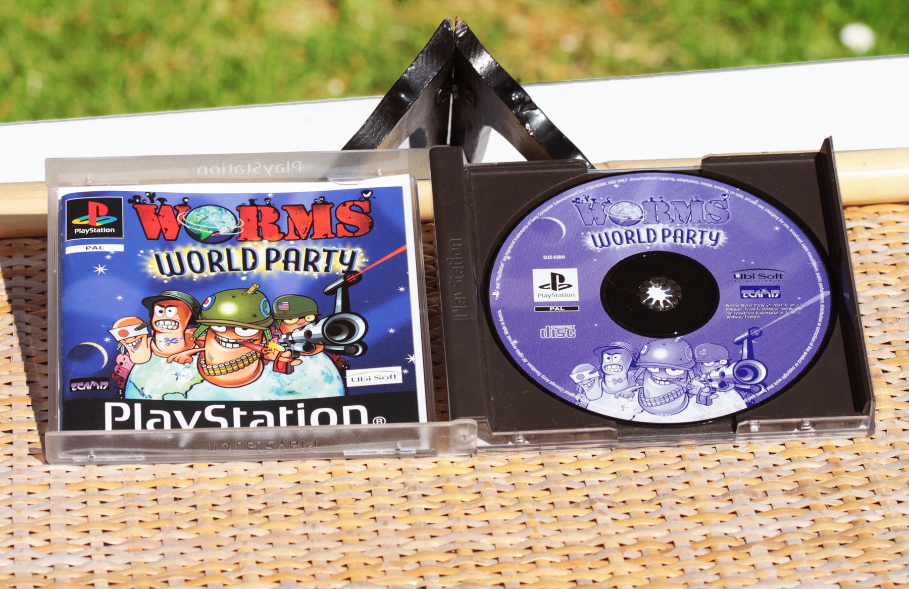 Jeu Worms World Party PS1 - Version Française Complète, Très Bon état (TBE)