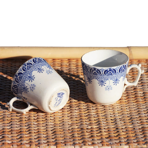 Duo de tasses à café anciennes en faïence de St Amand et Hamage Nord