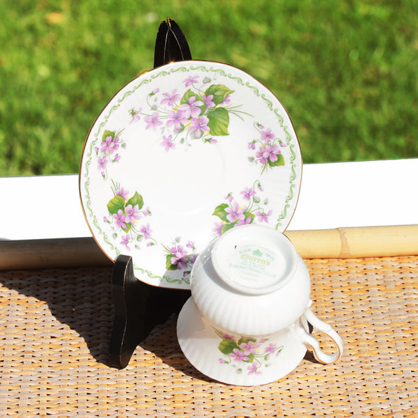 Tasse à thé + soucoupe en porcelaine anglaise Queen's modèle Février / violettes