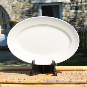 Ancien plat ovale 32.5 cm en faïence de Creil et Montereau coloris blanc shabby