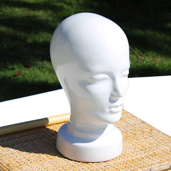 Marotte / tête à chapeau vintage en céramique blanche