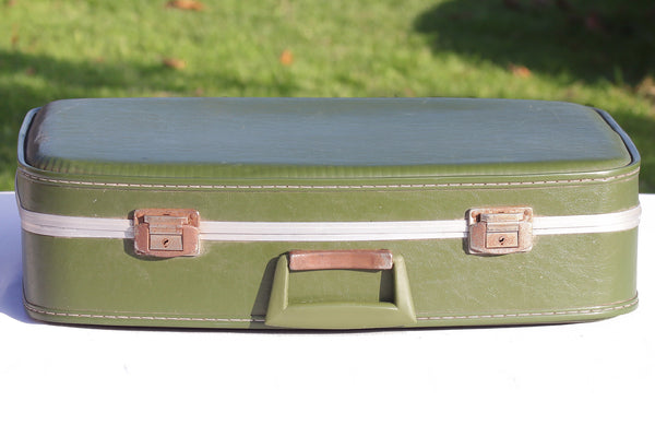 Valise verte grand modèle vintage Hôtesse de l'air des années 1970