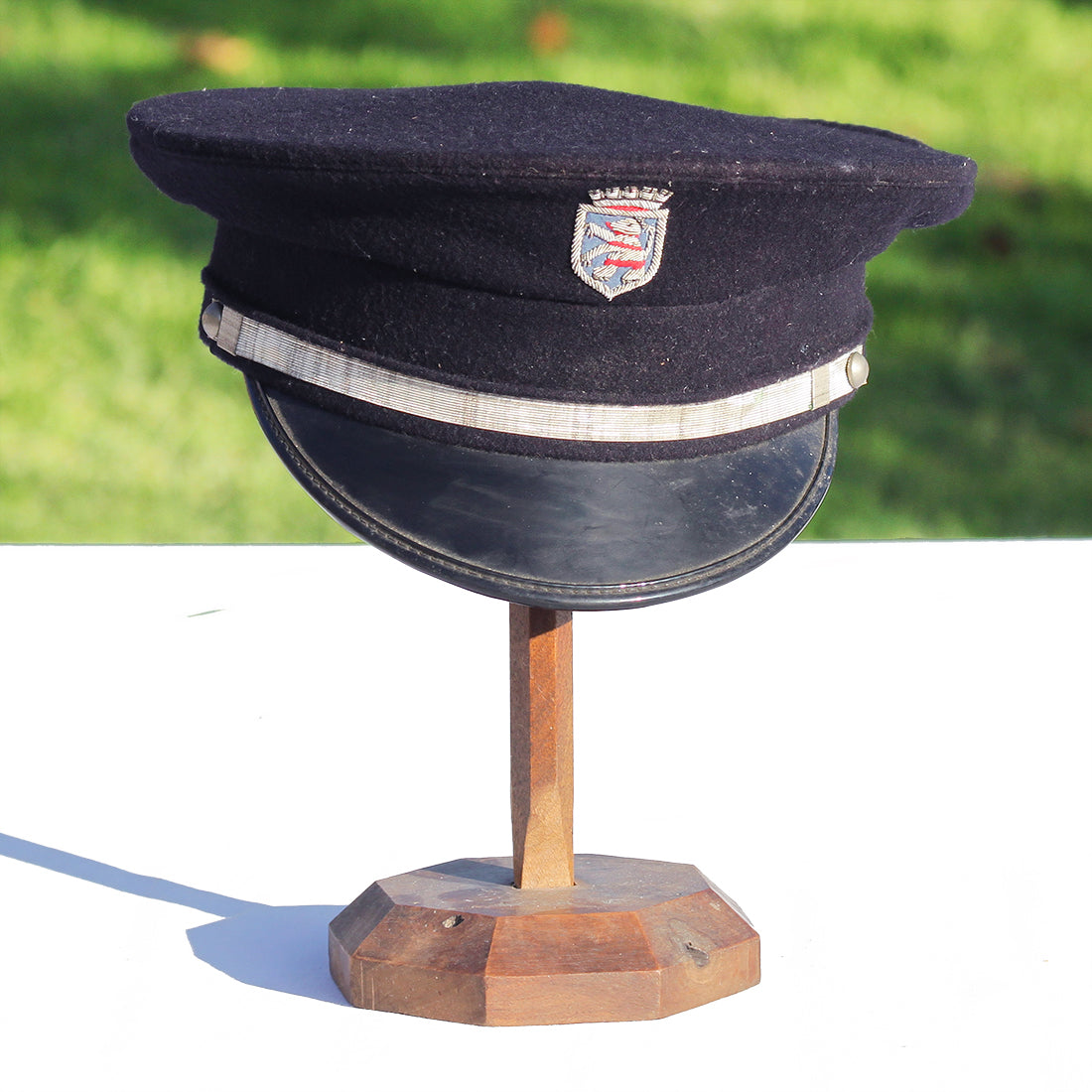 Casquette vintage en feutre marine de garde champêtre de la ville de Wattrelos (taille 57 ½)