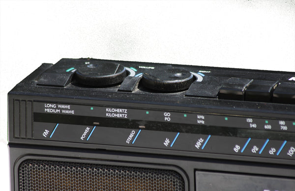 Poste radio cassette Radiola RA620 vintage de 1985 ( à réviser )