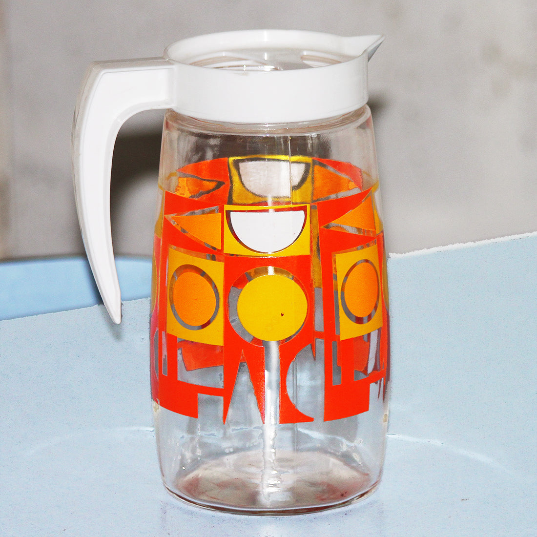 Carafe en verre et plastique vintage 1.5 litres années 1960/1970