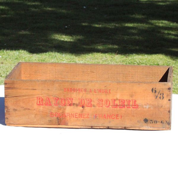 Ancienne caisse publicitaire d'épicerie en bois vide sardines de Douarnenez à l'huile " Rayon de Soleil "
