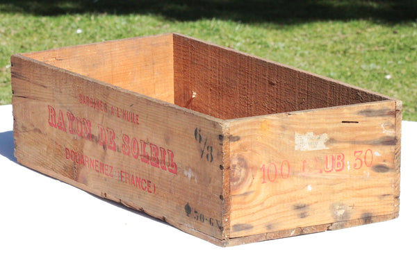 Ancienne caisse publicitaire d'épicerie en bois vide sardines de Douarnenez à l'huile " Rayon de Soleil "