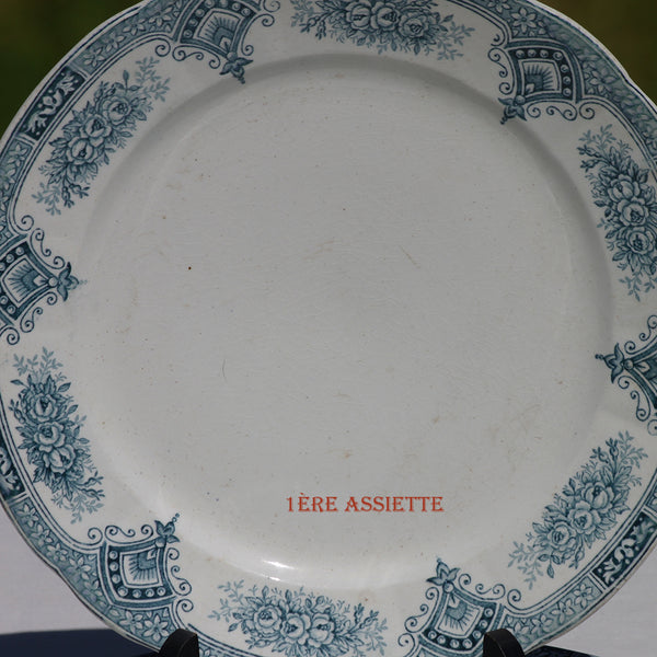 Duo d'assiettes plates anciennes en faïence d'Onnaing modèle Printemps