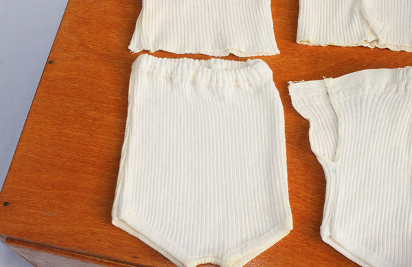 Ancienne boîte Trousseau Layette Petit Bateau pour poupée taille 3